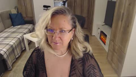 Snapshot of adrena_ chatting on 02/14/25, 02:28 Cryna online show from 02/14/25, 02:28
