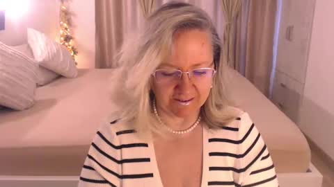 Snapshot of adrena_ chatting on 02/20/25, 09:55 Cryna online show from 02/20/25, 09:55
