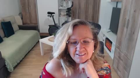 Snapshot of adrena_ chatting on 03/06/25, 07:47 Cryna online show from 03/06/25, 07:47