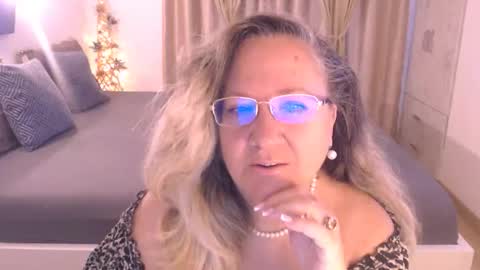 Snapshot of adrena_ chatting on 09/16/25, 04:35 Cryna online show from 09/16/25, 04:35