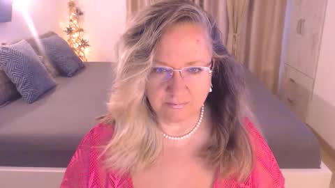 Snapshot of adrena_ chatting on 09/18/25, 04:14 Cryna online show from 09/18/25, 04:14