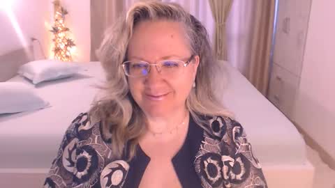 Snapshot of adrena_ chatting on 10/10/25, 08:46 Cryna online show from 10/10/25, 08:46