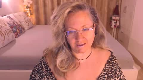 Cryna online show from 12/21/25, 11:06