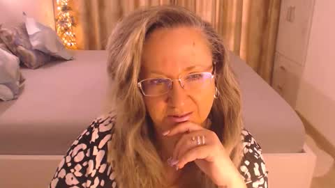 Cryna online show from 02/22/26, 12:04