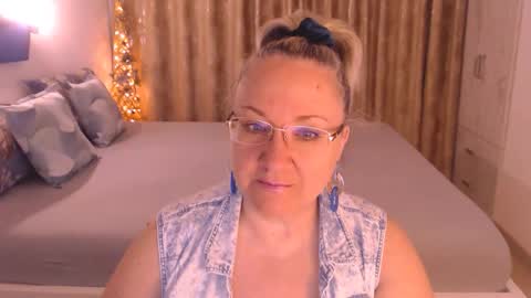 Cryna online show from 03/19/26, 05:00