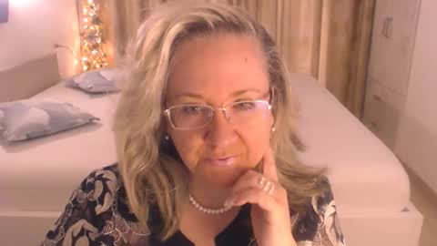 Snapshot of adrena_ chatting on 05/15/26, 11:17 Cryna online show from 05/15/26, 11:17