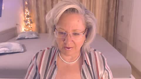 Snapshot of adrena_ chatting on 07/11/26, 10:29 Cryna online show from 07/11/26, 10:29