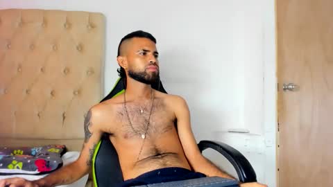 Snapshot of adri_sexboy229 chatting on 09/11/25, 02:33 adri_sexboy229 online show from 09/11/25, 02:33