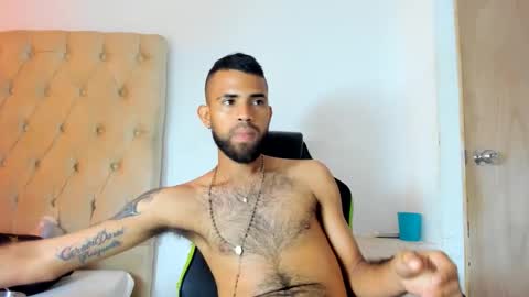 Snapshot of adri_sexboy229 chatting on 09/11/25, 02:39 adri_sexboy229 online show from 09/11/25, 02:39