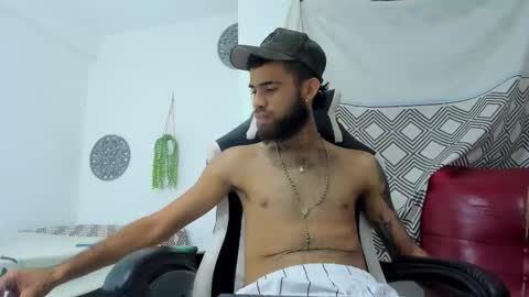 Snapshot of adri_sexboy229 chatting on 10/12/25, 06:23 adri_sexboy229 online show from 10/12/25, 06:23