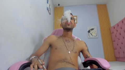 Snapshot of adri_sexboy229 chatting on 10/21/25, 07:20 adri_sexboy229 online show from 10/21/25, 07:20