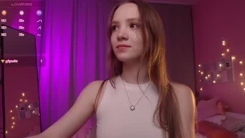 Snapshot of adria_arjona chatting on 06/12/26, 07:40 Eva online show from 06/12/26, 07:40