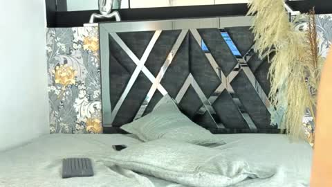 Adrian and Camii online show from 04/08/26, 05:18