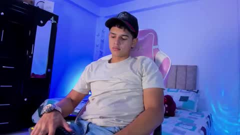 ADRIAN online show from 03/12/26, 06:47