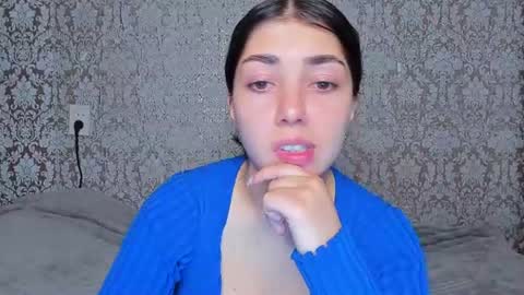 Snapshot of adrianakuiper chatting on 07/10/26, 06:43 Adriana online show from 07/10/26, 06:43