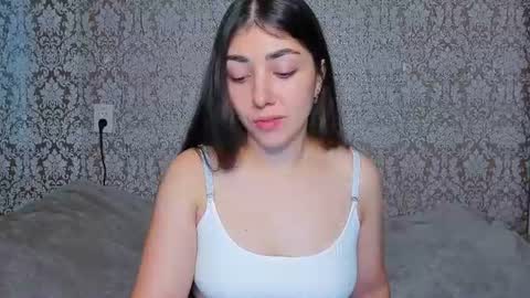 Snapshot of adrianakuiper chatting on 07/11/26, 04:53 Adriana online show from 07/11/26, 04:53