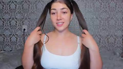 Snapshot of adrianakuiper chatting on 07/12/26, 08:22 Adriana online show from 07/12/26, 08:22
