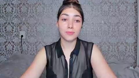 Snapshot of adrianakuiper chatting on 07/14/26, 09:53 Adriana online show from 07/14/26, 09:53