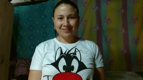 Snapshot of adrianatellez chatting on 12/06/24, 01:11 Adriana Tellez online show from 12/06/24, 01:11
