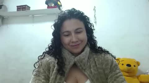 Snapshot of adrianatellez chatting on 10/01/25, 01:39 Adriana Tellez online show from 10/01/25, 01:39