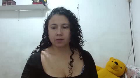 Snapshot of adrianatellez chatting on 10/03/25, 01:41 Adriana Tellez online show from 10/03/25, 01:41