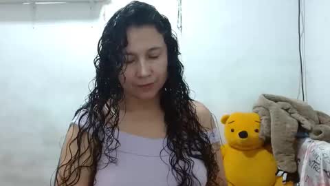 Snapshot of adrianatellez chatting on 10/06/25, 01:08 Adriana Tellez online show from 10/06/25, 01:08