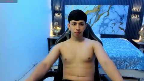 Snapshot of adrianfranko chatting on 06/17/26, 02:29 Adrian Franco online show from 06/17/26, 02:29