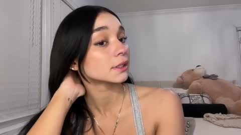 Snapshot of adriannarodriguez chatting on 02/06/25, 02:00 Adrianna  online show from 02/06/25, 02:00