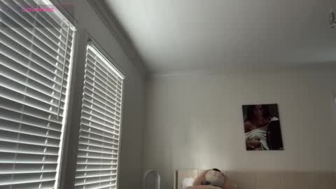 Snapshot of adriannarodriguez chatting on 10/10/25, 07:24 Adrianna  online show from 10/10/25, 07:24