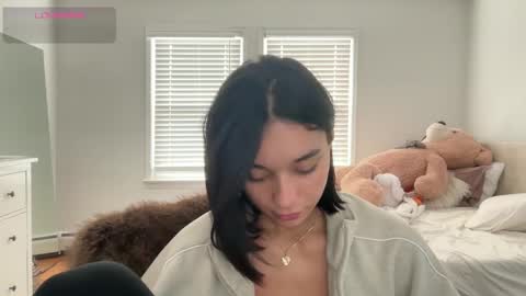 Snapshot of adriannarodriguez chatting on 10/15/25, 05:24 Adrianna  online show from 10/15/25, 05:24