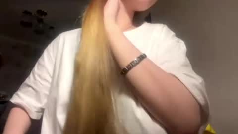 Snapshot of adriannemuldowney chatting on 05/08/26, 07:19 Caroline online show from 05/08/26, 07:19