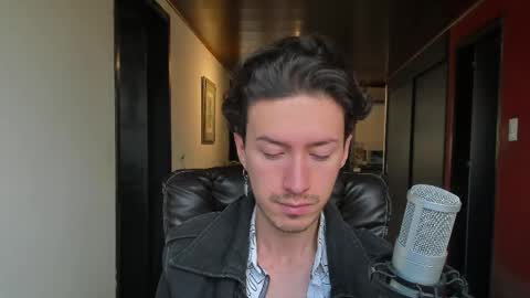 Snapshot of adrianwilliams_ chatting on 11/07/25, 04:40 Adrian Williams online show from 11/07/25, 04:40