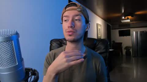 Snapshot of adrianwilliams_ chatting on 11/15/25, 11:21 Adrian Williams online show from 11/15/25, 11:21