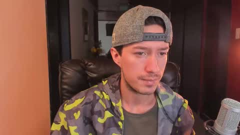 Snapshot of adrianwilliams_ chatting on 01/11/26, 08:14 Adrian Williams online show from 01/11/26, 08:14