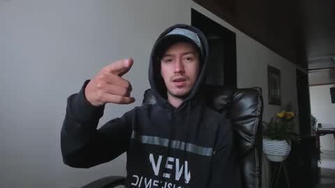 Snapshot of adrianwilliams_ chatting on 01/12/26, 05:07 Adrian Williams online show from 01/12/26, 05:07