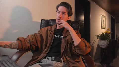 Snapshot of adrianwilliams_ chatting on 01/14/26, 03:23 Adrian Williams online show from 01/14/26, 03:23