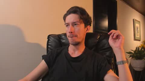 Snapshot of adrianwilliams_ chatting on 01/17/26, 12:15 Adrian Williams online show from 01/17/26, 12:15