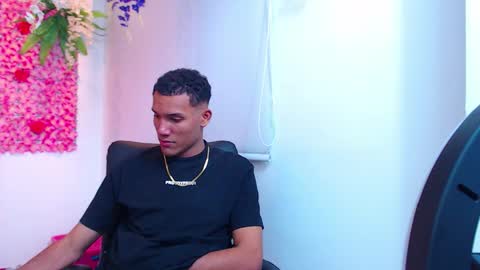 Snapshot of adriel_and_risitos_ chatting on 09/18/25, 06:15 adriel_and_risitos_ online show from 09/18/25, 06:15