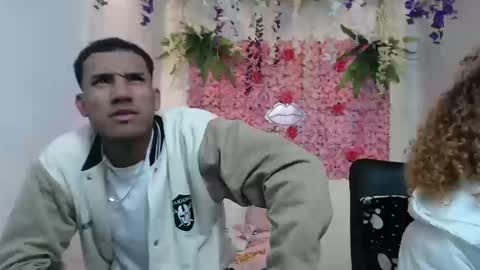 Snapshot of adriel_and_risitos_ chatting on 09/25/25, 03:43 adriel_and_risitos_ online show from 09/25/25, 03:43