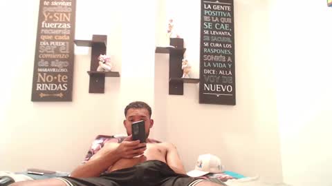 Snapshot of adriel_and_risitos_ chatting on 10/16/25, 02:01 adriel_and_risitos_ online show from 10/16/25, 02:01