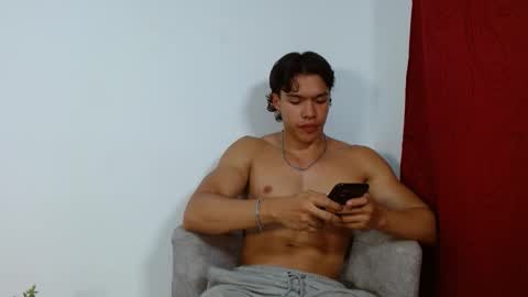 adriel_escalante online show from 09/25/25, 03:54
