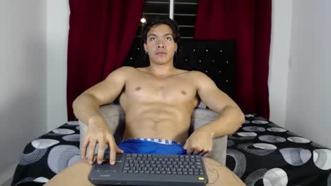 adriel_escalante online show from 01/16/26, 04:16