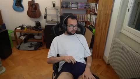 Snapshot of adrien_b chatting on 07/08/26, 03:16 adrien_b online show from 07/08/26, 03:16