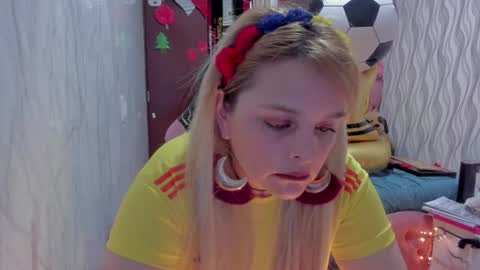 Snapshot of adriiana_fox_ chatting on 06/11/26, 04:05 adriiana_fox_ online show from 06/11/26, 04:05