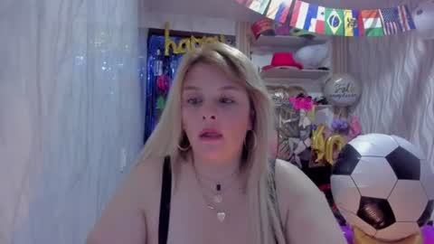 Snapshot of adriiana_fox_ chatting on 06/16/26, 11:07 adriiana_fox_ online show from 06/16/26, 11:07