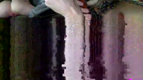 Snapshot of adultsw1m chatting on 12/19/25, 05:31 AdultSw1m online show from 12/19/25, 05:31