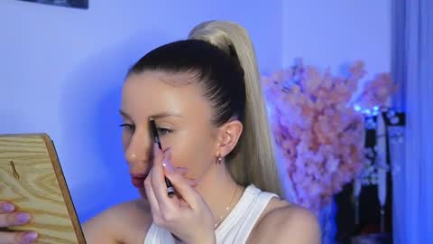 Aelia online show from 03/27/26, 06:29