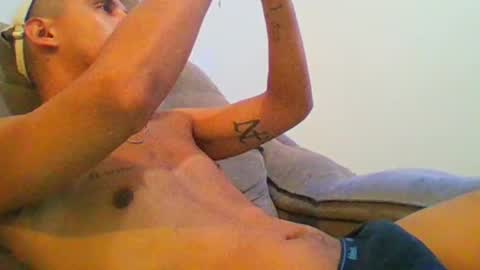 Snapshot of aelucius chatting on 01/19/25, 03:18 Luci online show from 01/19/25, 03:18