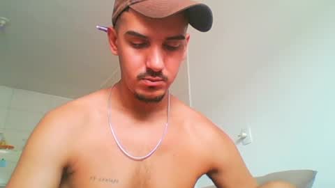 Snapshot of aelucius chatting on 01/25/25, 06:02 Luci online show from 01/25/25, 06:02