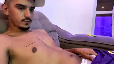 Snapshot of aelucius chatting on 01/28/25, 04:18 Luci online show from 01/28/25, 04:18